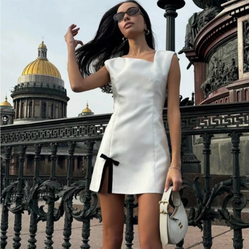 Asymmetrical Bow Decor Split Short Dress